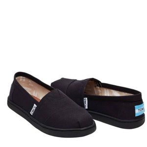 Toms Classic Black Apargata Shoes Slip Ons Kids🙂